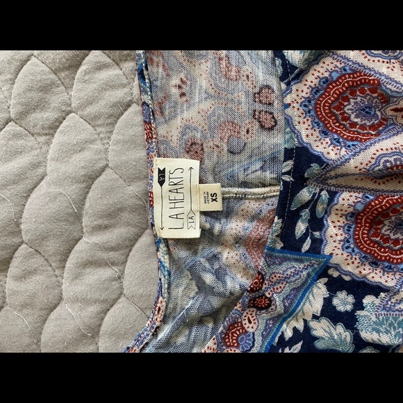 Patterned Crop Top - Picture 4 of 4